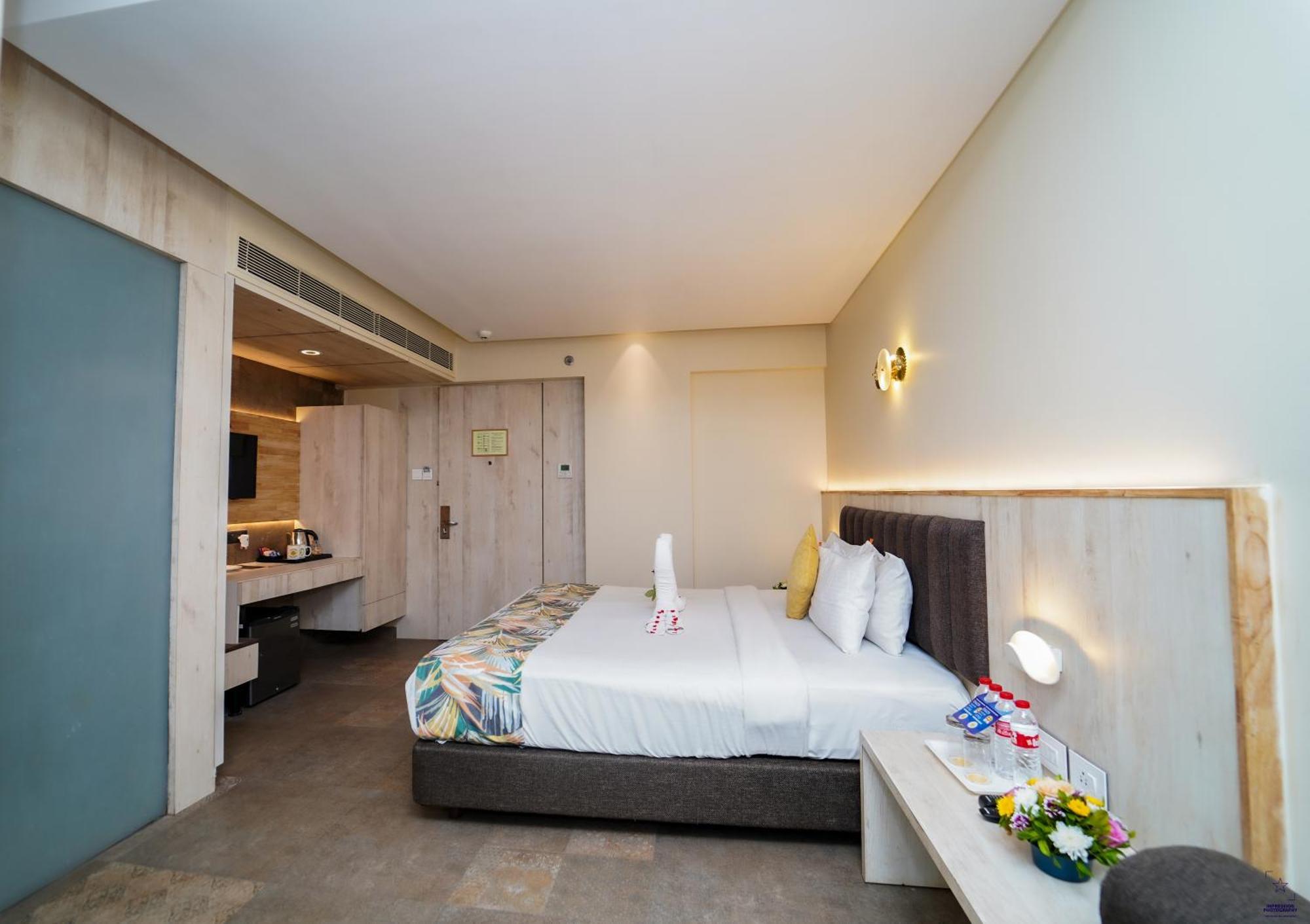 Hotel Citrus Prime Candolm, Goa Кандолим Экстерьер фото